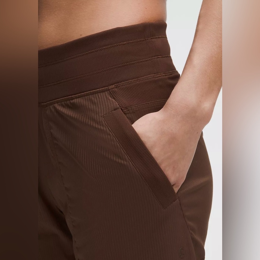 🎇🥉Lululemon Bronze Jogger Pants - Picture 4 of 5